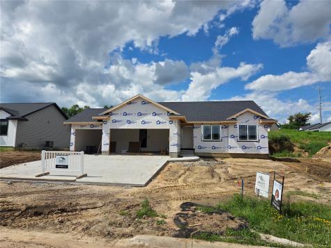 1814 Shady Grove Road SW Cedar Rapids IA 52404