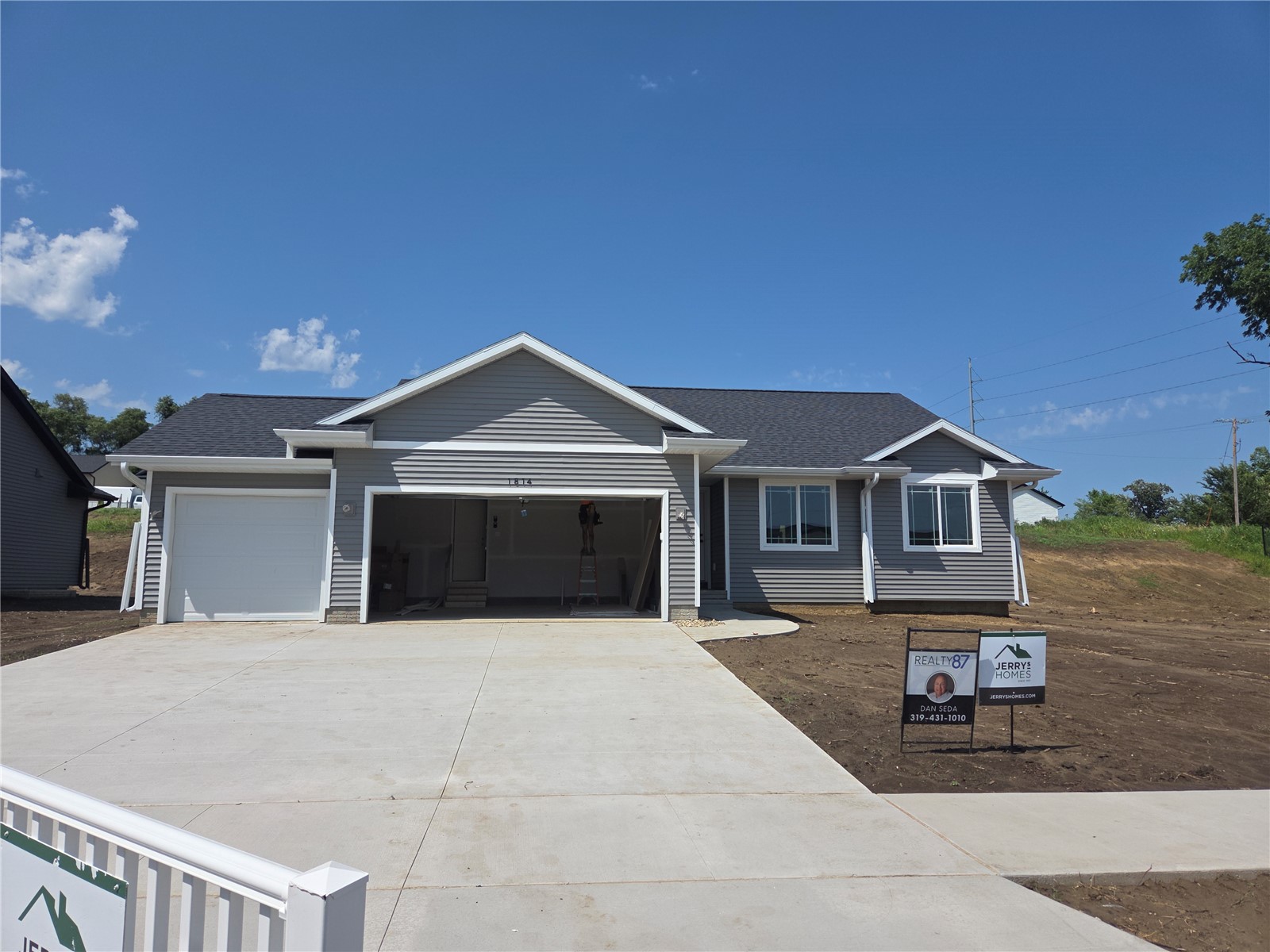 Cedar Rapids IA, 1814 Shady Grove Road SW