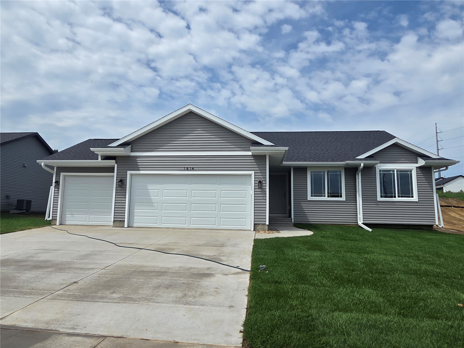 1814 Shady Grove Road SW Cedar Rapids IA 52404