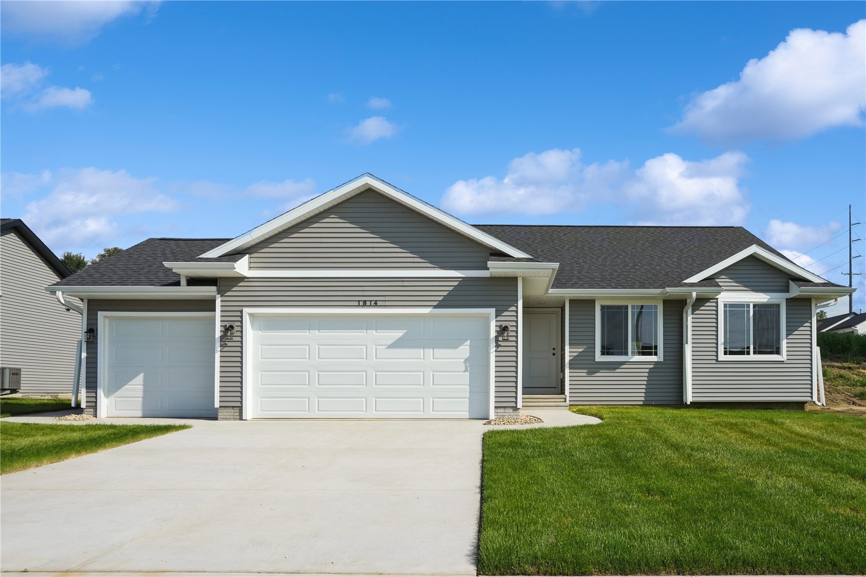 Cedar Rapids IA, 1814 Shady Grove Road SW