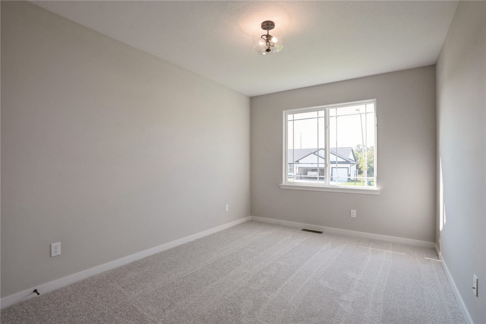 1814 Shady Grove Road SW Cedar Rapids IA 52404