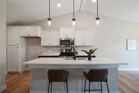 1814 Shady Grove Road SW Cedar Rapids IA 52404