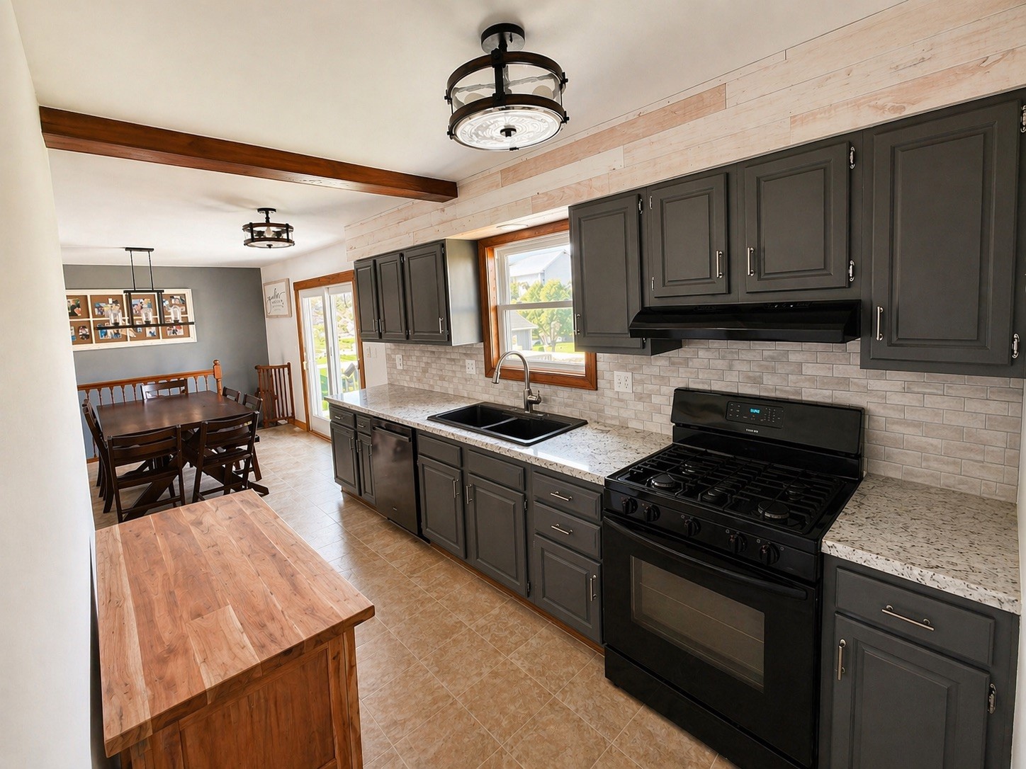 740 W 6th Street Monticello IA 52310