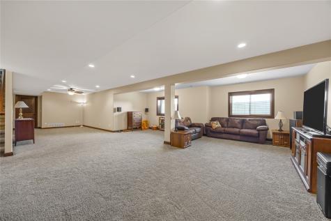 982 Raleigh Lane Marion IA 52302