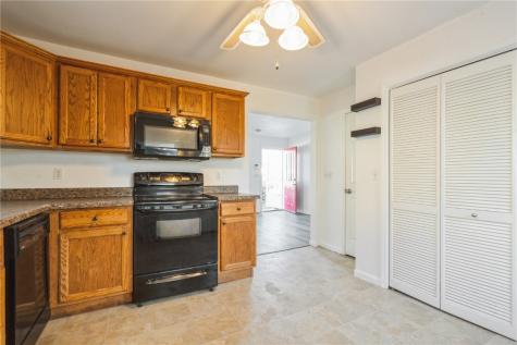 3730 Kencrest Drive NE Cedar Rapids IA 52402