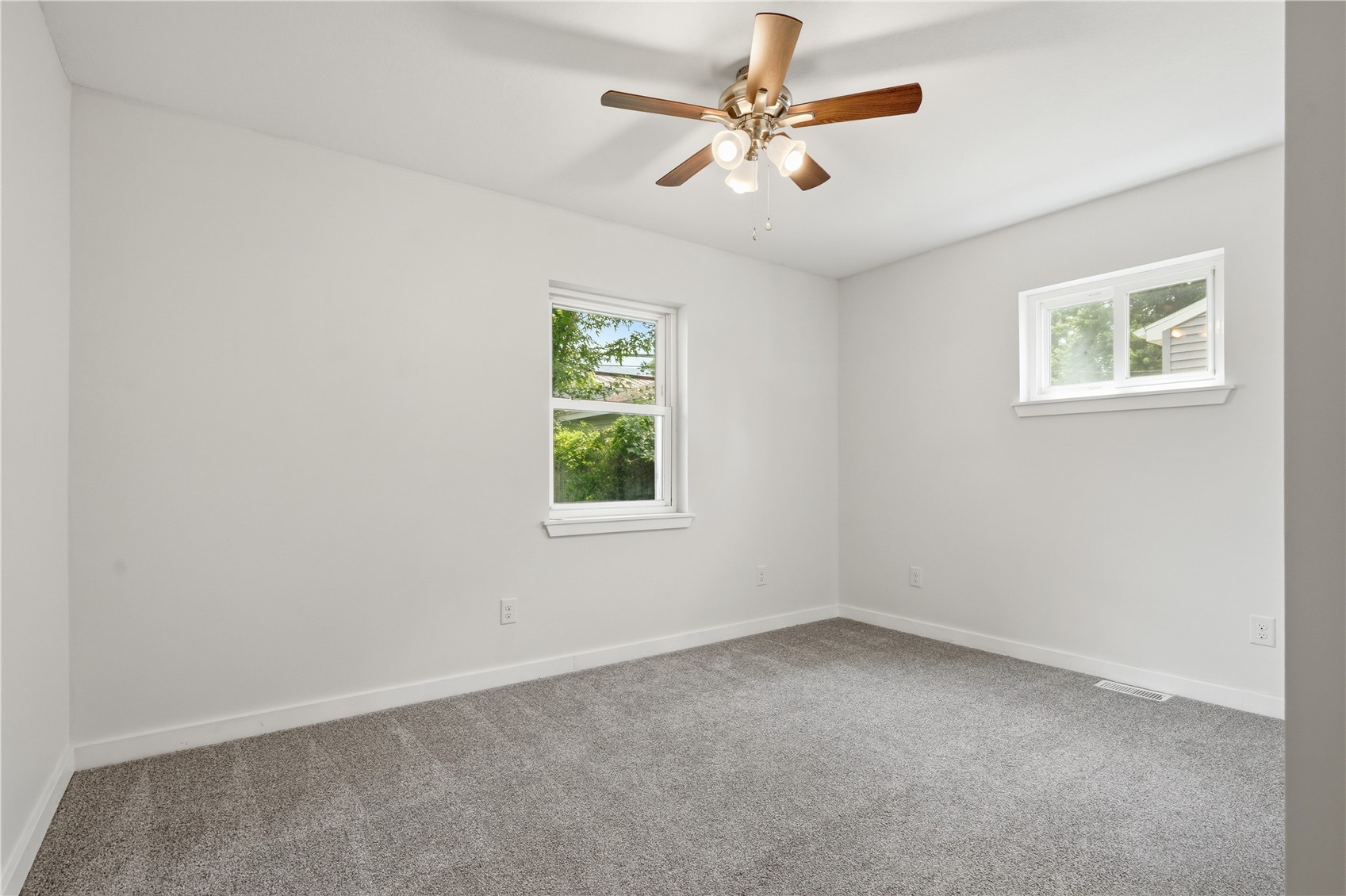 4432 Sherman Street NE Cedar Rapids IA 52402