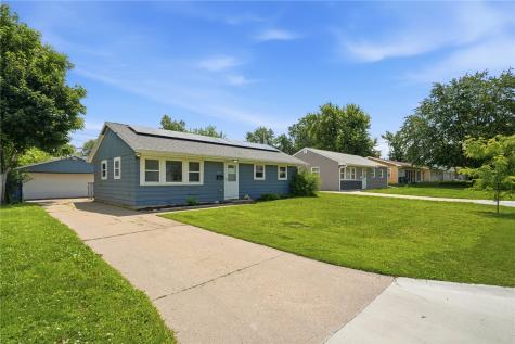 4432 Sherman Street NE Cedar Rapids IA 52402