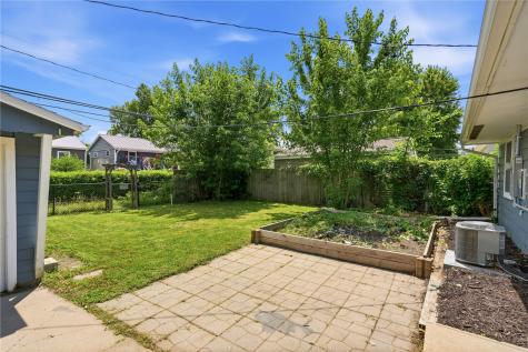 4432 Sherman Street NE Cedar Rapids IA 52402
