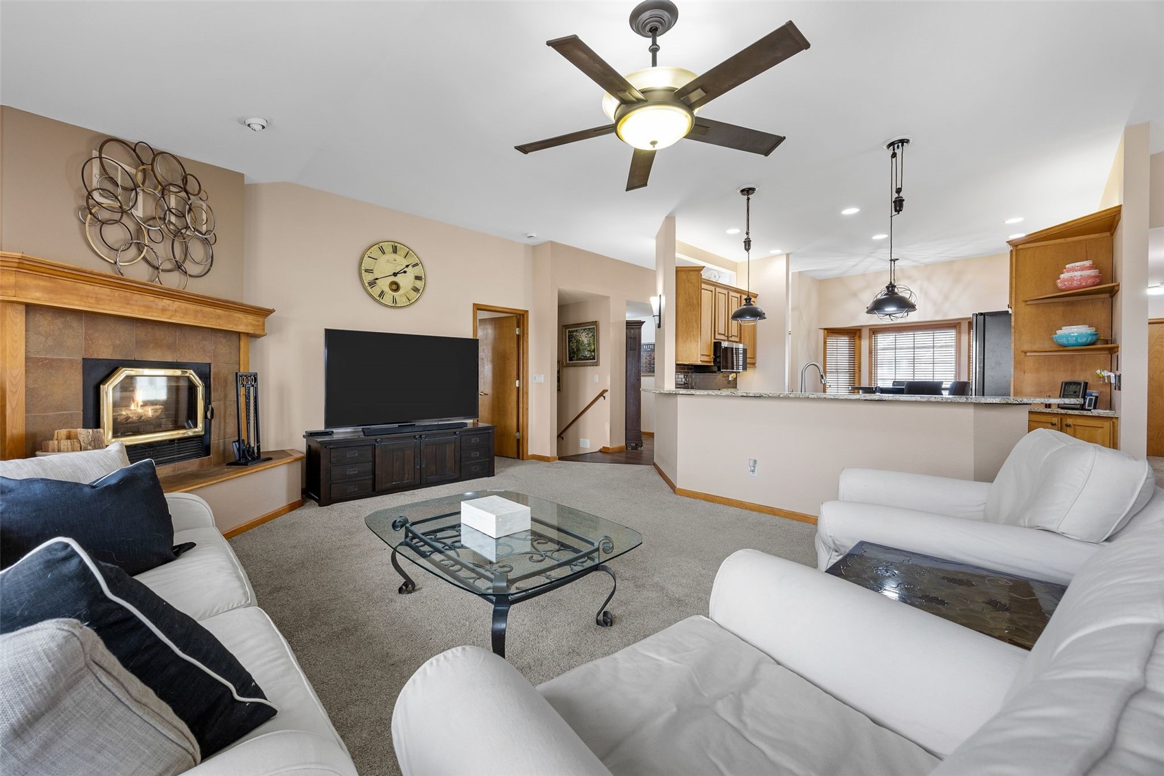 327 Hillview Drive SE Mt Vernon IA 52314