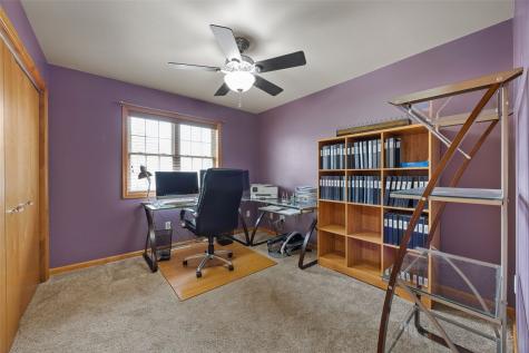 327 Hillview Drive SE Mt Vernon IA 52314