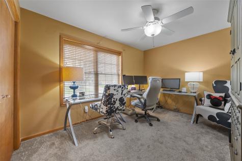 327 Hillview Drive SE Mt Vernon IA 52314