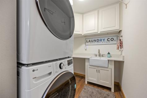 327 Hillview Drive SE Mt Vernon IA 52314