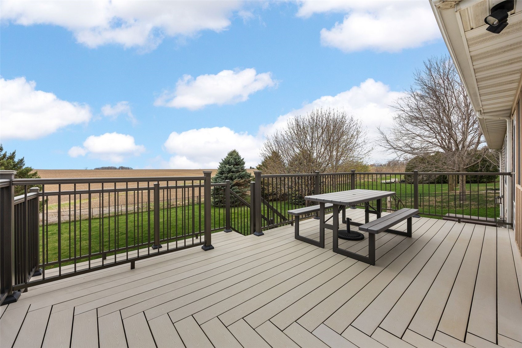 327 Hillview Drive SE Mt Vernon IA 52314