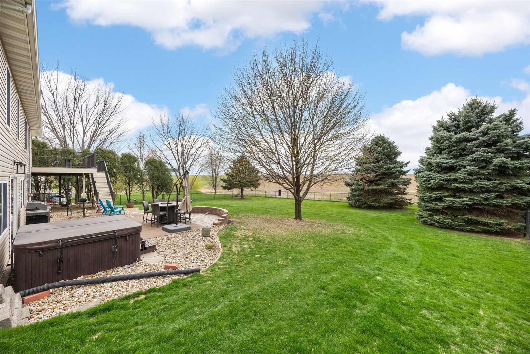 327 Hillview Drive SE Mt Vernon IA 52314