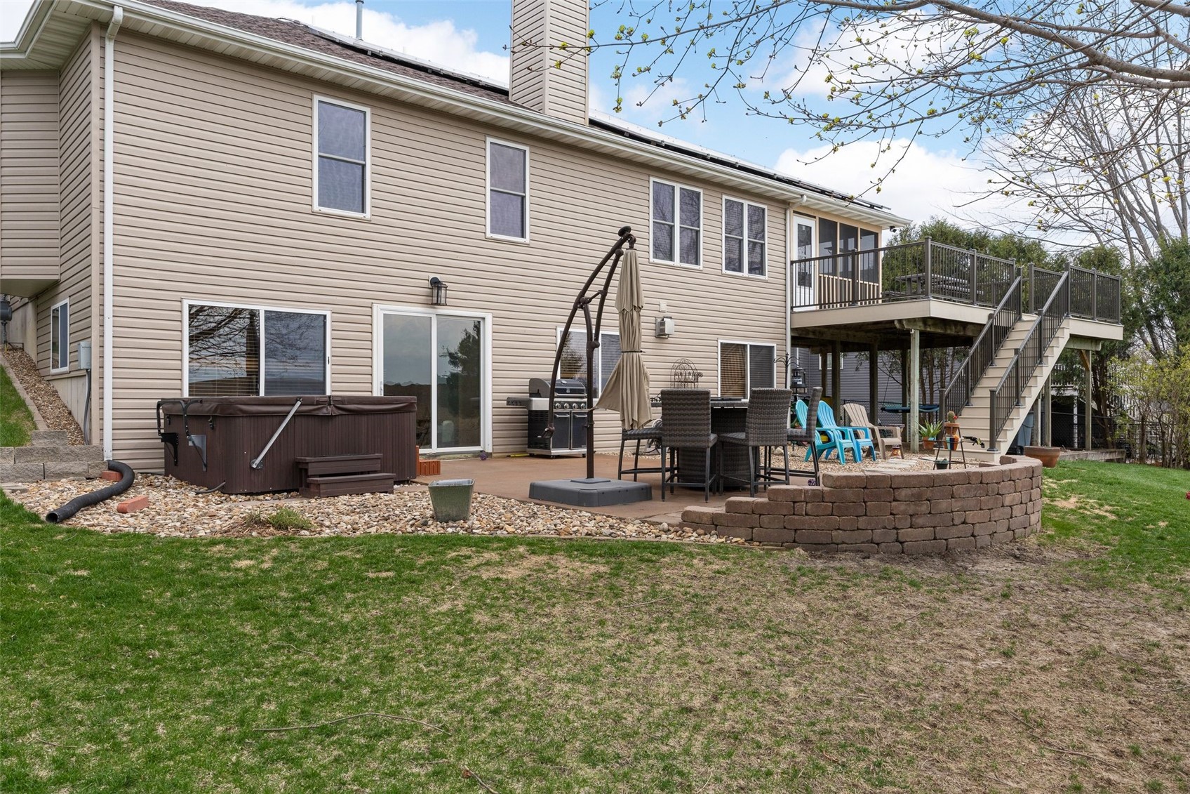 327 Hillview Drive SE Mt Vernon IA 52314