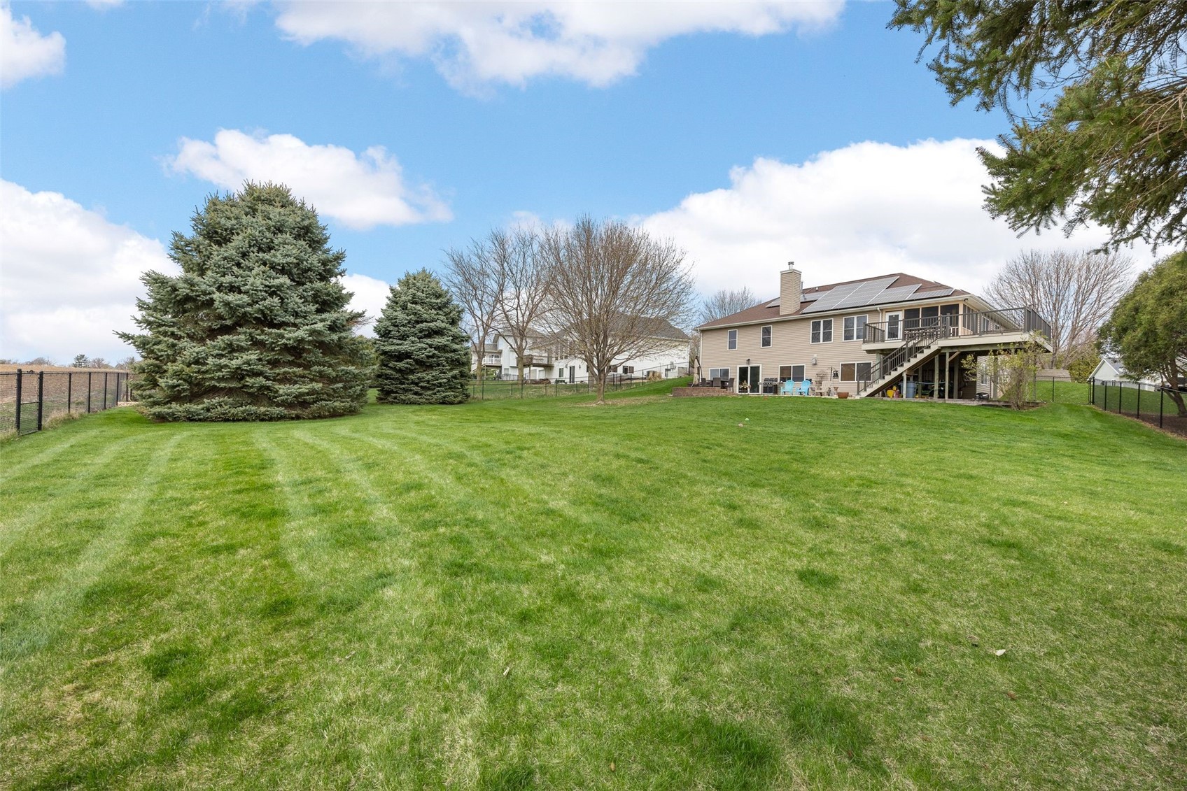 327 Hillview Drive SE Mt Vernon IA 52314