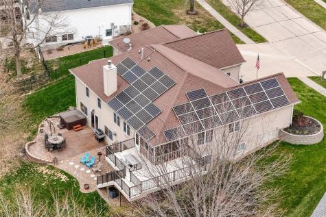 327 Hillview Drive SE Mt Vernon IA 52314
