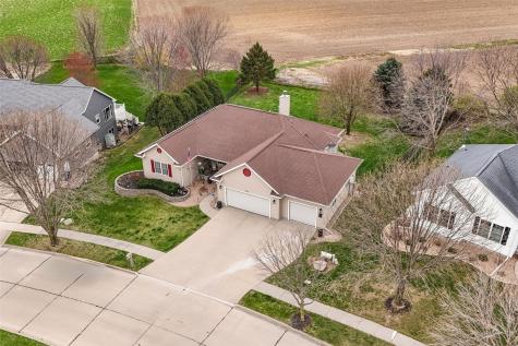 327 Hillview Drive SE Mt Vernon IA 52314
