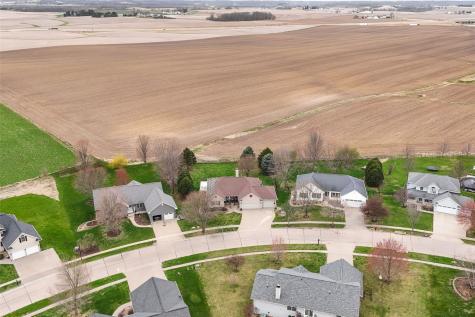 327 Hillview Drive SE Mt Vernon IA 52314