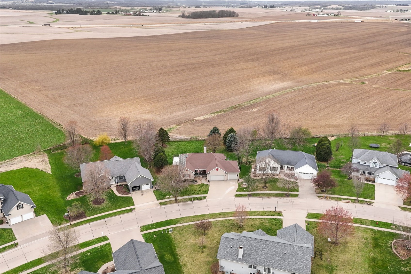 327 Hillview Drive SE Mt Vernon IA 52314