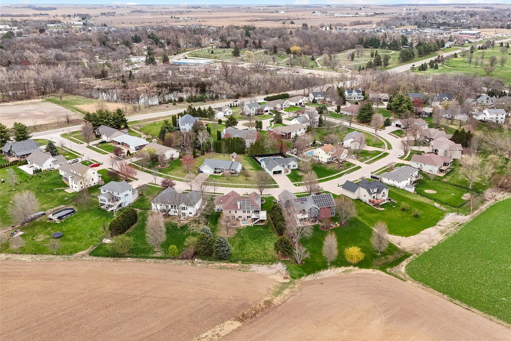 327 Hillview Drive SE Mt Vernon IA 52314