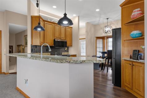 327 Hillview Drive SE Mt Vernon IA 52314