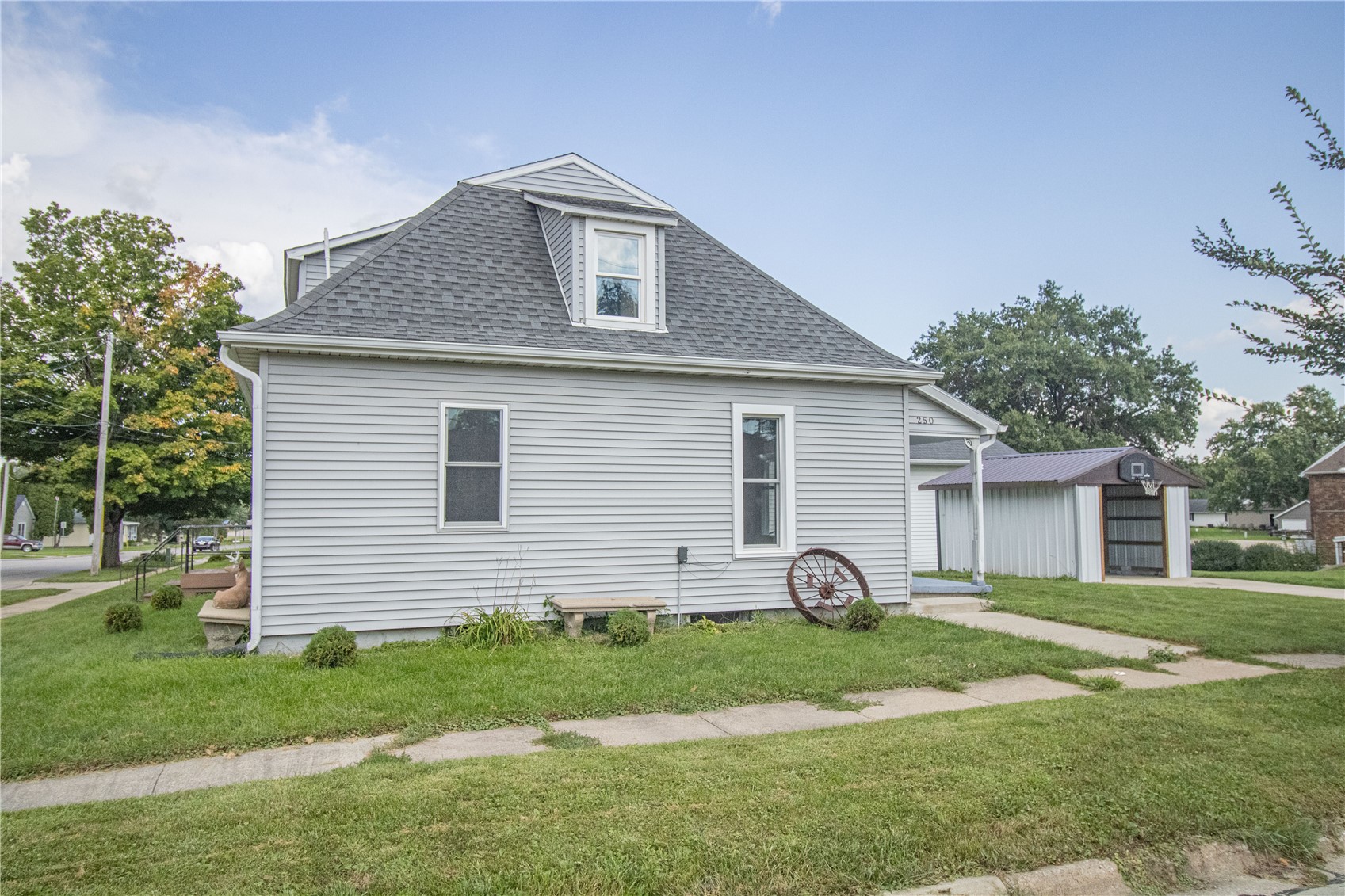 250 N Elm Street Monticello IA 52310