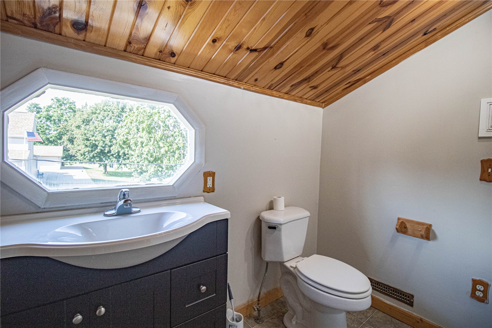 250 N Elm Street Monticello IA 52310