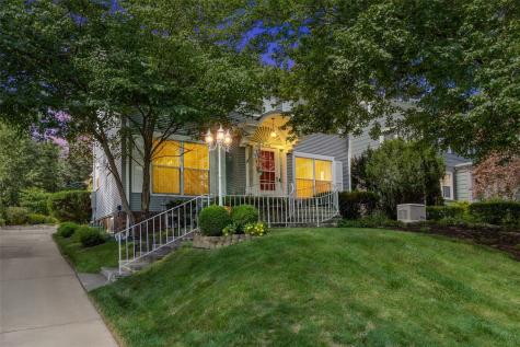 2148 Blake Boulevard SE Cedar Rapids IA 52403
