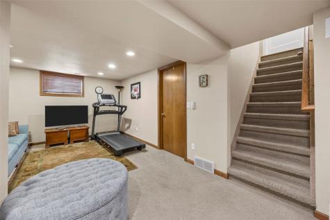 2148 Blake Boulevard SE Cedar Rapids IA 52403