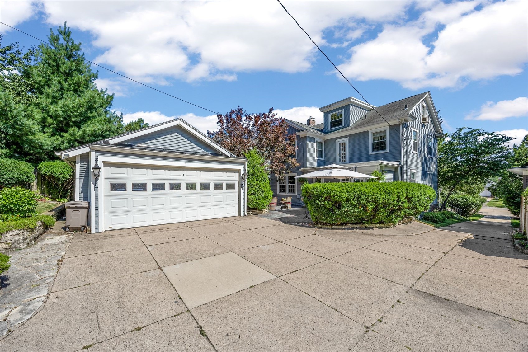 2148 Blake Boulevard SE Cedar Rapids IA 52403