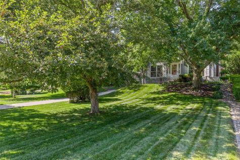 2148 Blake Boulevard SE Cedar Rapids IA 52403
