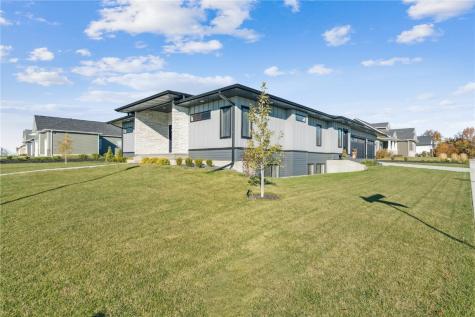 5112 Scenic View Court SW Cedar Rapids IA 52404