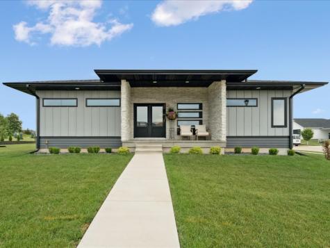 5112 Scenic View Court SW Cedar Rapids IA 52404