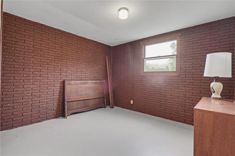 347 3rd Street N Central City IA 52214