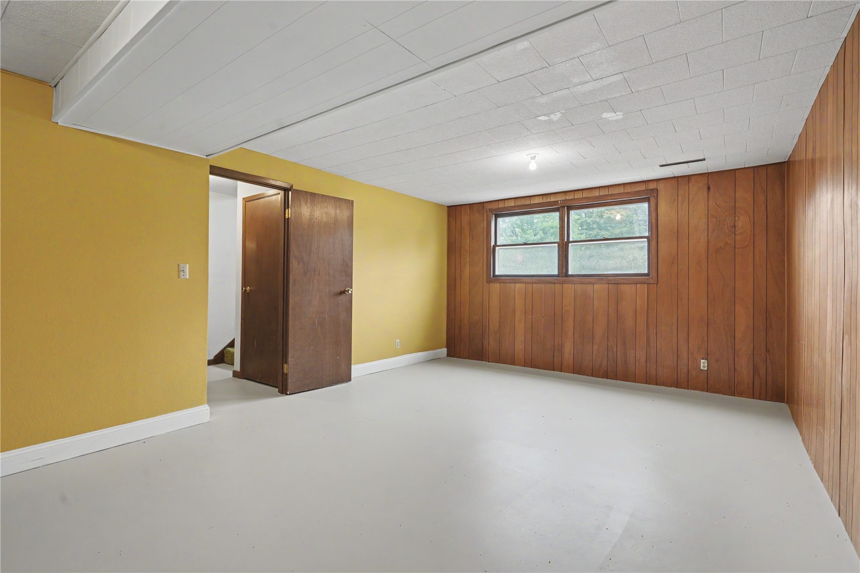 347 3rd Street N Central City IA 52214