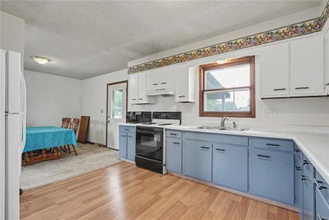 347 3rd Street N Central City IA 52214