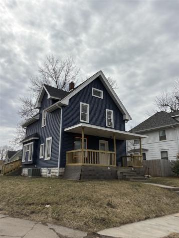 353 7th Avenue SW Cedar Rapids IA 52404