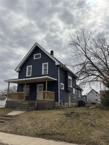 353 7th Avenue SW Cedar Rapids IA 52404