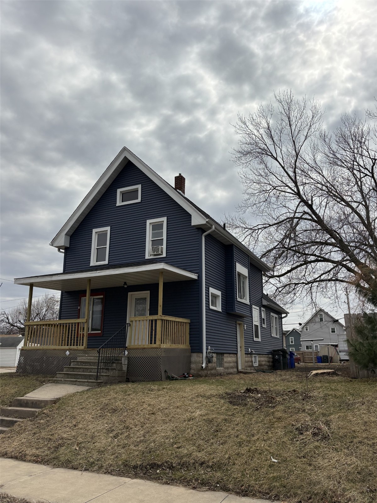 353 7th Avenue SW Cedar Rapids IA 52404