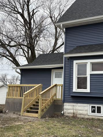 353 7th Avenue SW Cedar Rapids IA 52404