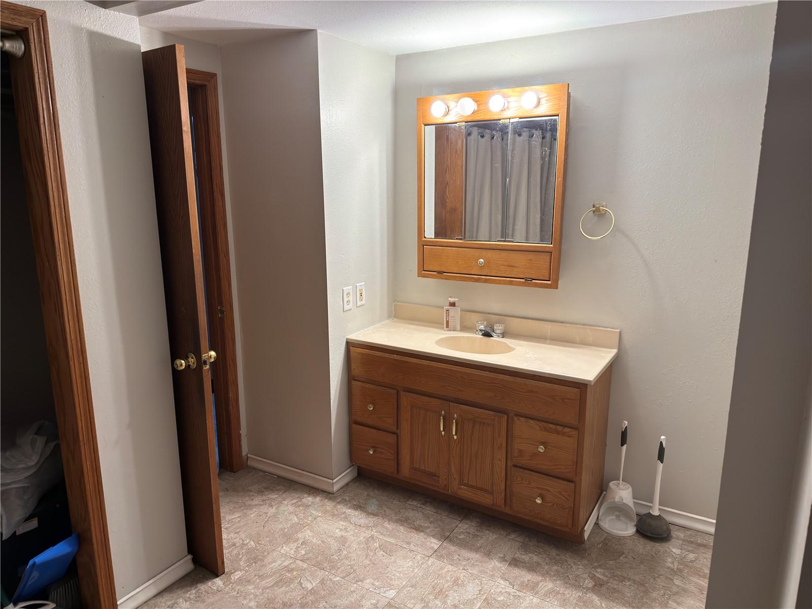 216 13th Street NW Cedar Rapids IA 52405