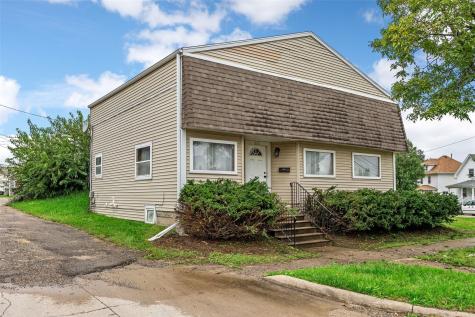 216 13th Street NW Cedar Rapids IA 52405