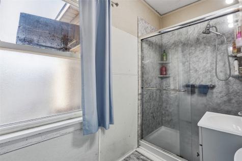 1802 J Street SW Cedar Rapids IA 52404