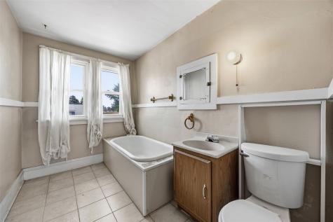 1802 J Street SW Cedar Rapids IA 52404