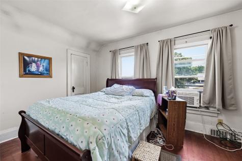 1802 J Street SW Cedar Rapids IA 52404