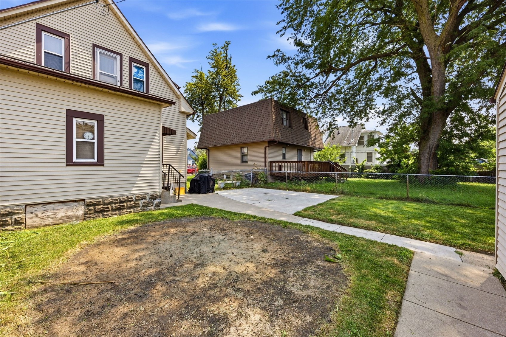 1802 J Street SW Cedar Rapids IA 52404