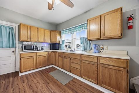 1802 J Street SW Cedar Rapids IA 52404