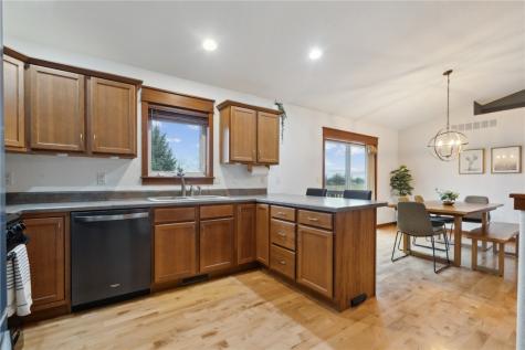 4922 Windmill Drive SW Cedar Rapids IA 52404