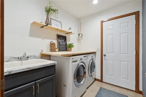 4922 Windmill Drive SW Cedar Rapids IA 52404